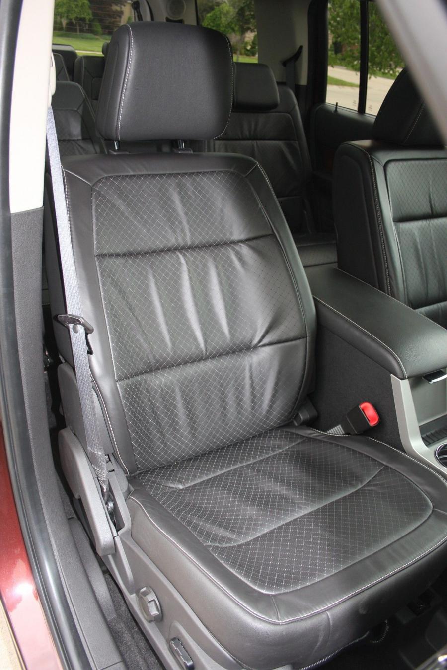  Ford Flex 2009 года  (фото 16 из 32)
